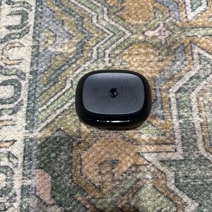 Skullcandy Wireless Ears and Case